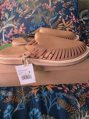 Sanuk Tan Slip-On Leather Cutout Mules